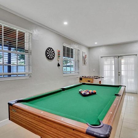 Luxury Rattan Getaway Villa Miami Exterior photo