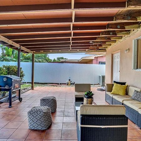 Luxury Rattan Getaway Villa Miami Exterior photo