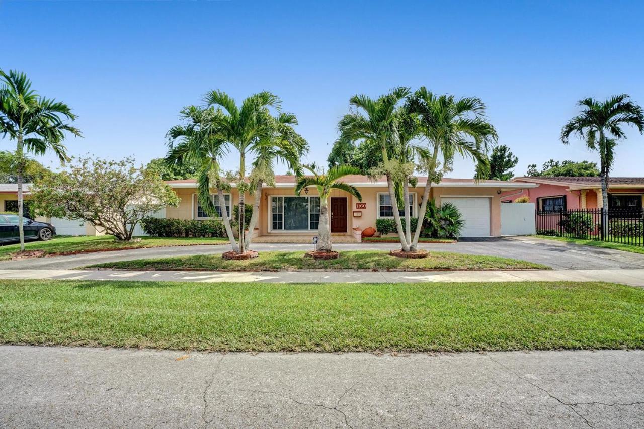 Luxury Rattan Getaway Villa Miami Exterior photo