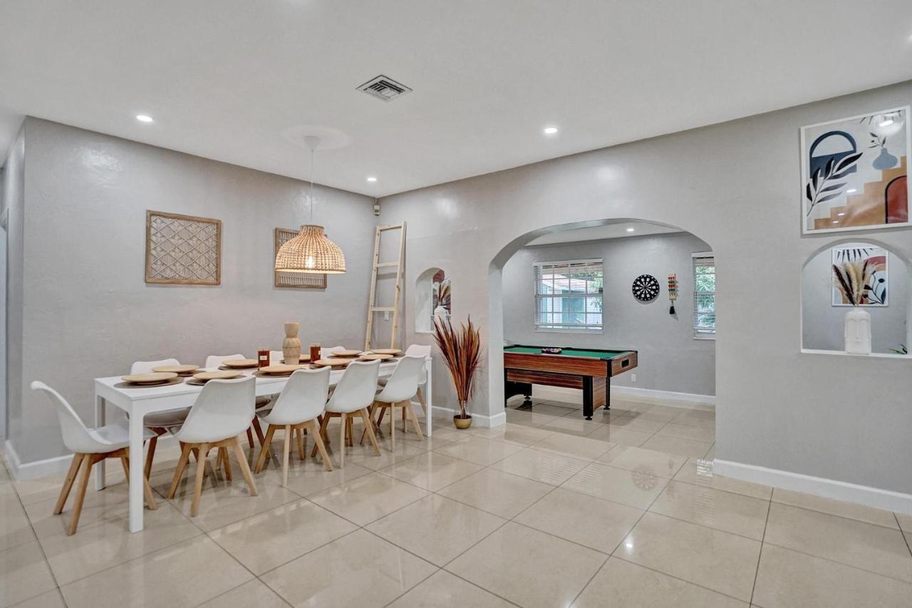 Luxury Rattan Getaway Villa Miami Exterior photo